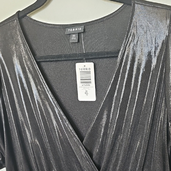 Torrid NWT Liquid Shine Deep Black Glossy Surplice Peplum Blouse Medium - Picture 5 of 11